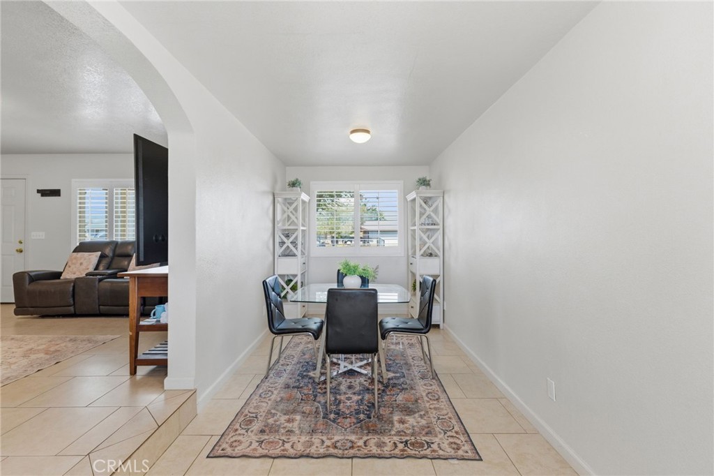 12419 Pawnee Road Apple Valley, CA 92308 - Photo 18 of 63