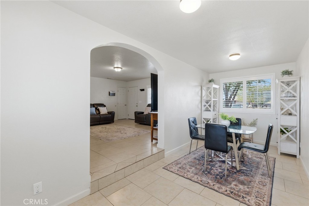 12419 Pawnee Road Apple Valley, CA 92308 - Photo 19 of 63