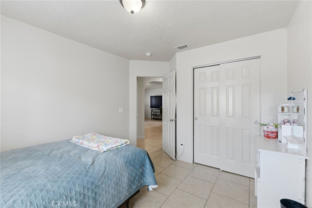 12419 Pawnee Road Apple Valley, CA 92308 - Photo 23 of 63