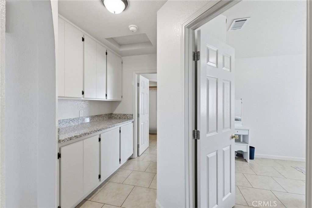 12419 Pawnee Road Apple Valley, CA 92308 - Photo 35 of 63