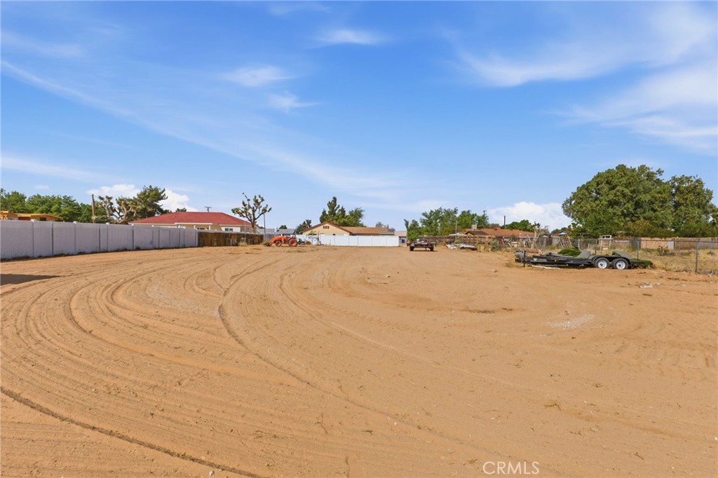 12419 Pawnee Road Apple Valley, CA 92308 - Photo 41 of 63