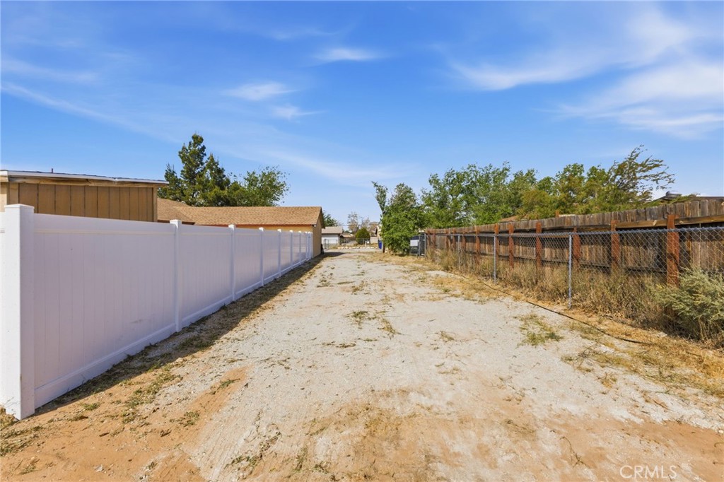12419 Pawnee Road Apple Valley, CA 92308 - Photo 43 of 63