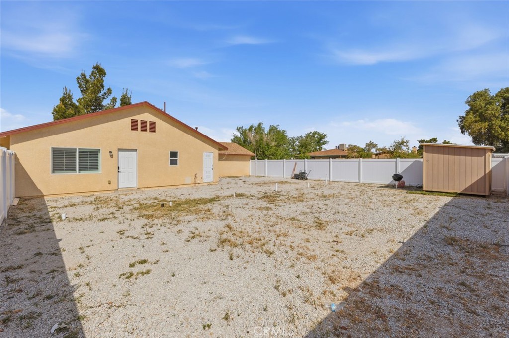 12419 Pawnee Road Apple Valley, CA 92308 - Photo 47 of 63