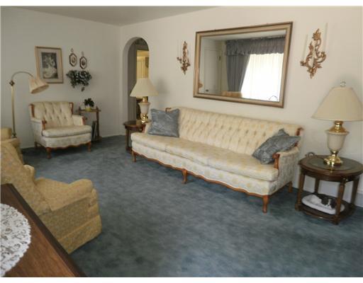 112 Ivy Road Pittsburgh, PA 15229 - Photo 2 of 13 Living Room.