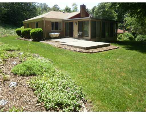 112 Ivy Road Pittsburgh, PA 15229 - Photo 12 of 13 Exterior Back.