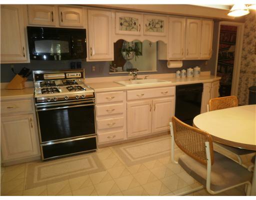 112 Ivy Road Pittsburgh, PA 15229 - Photo 5 of 13 Kitchen.