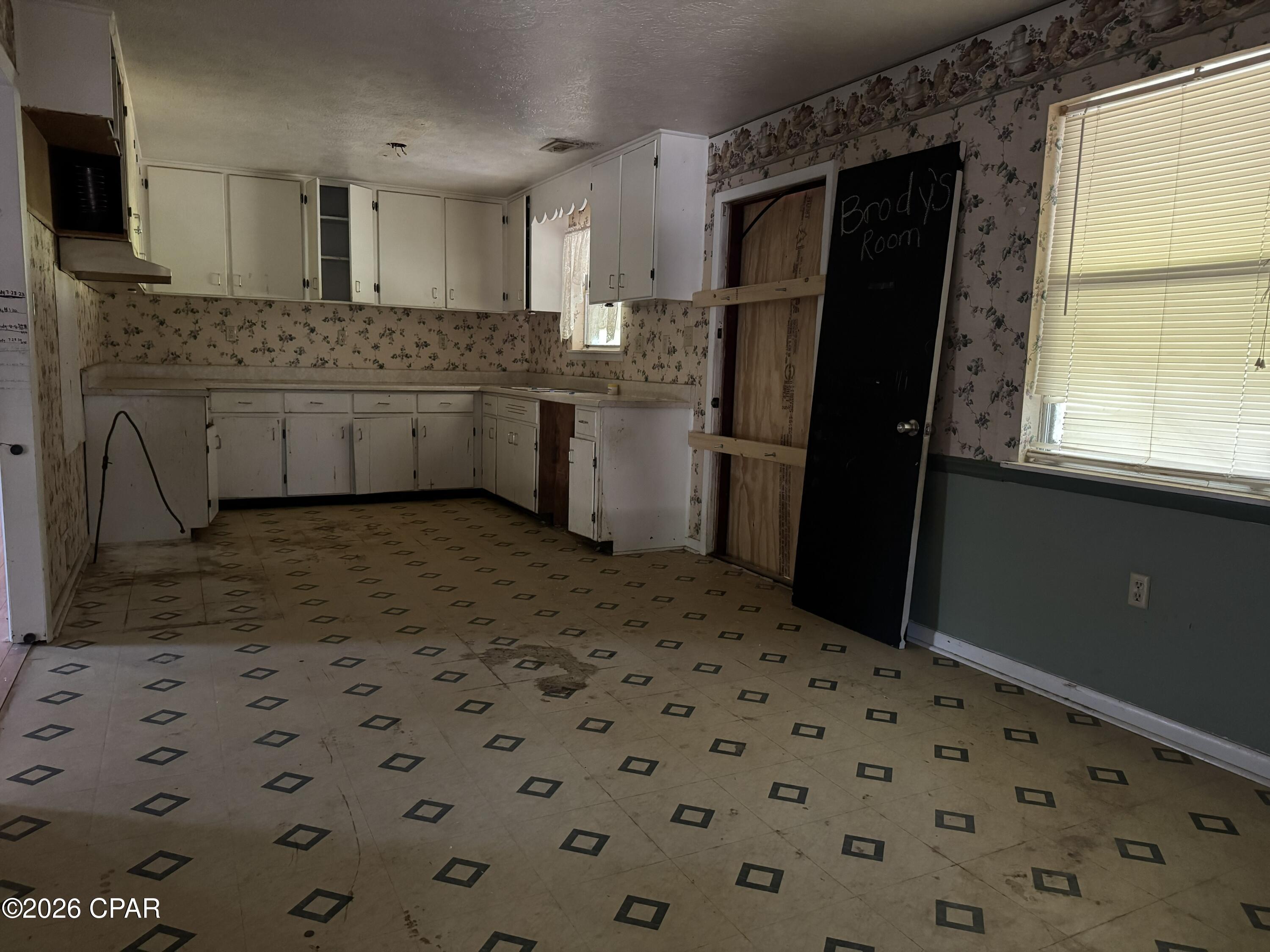 4509 Fowler Road Graceville, FL 32440 - Photo 3 of 23