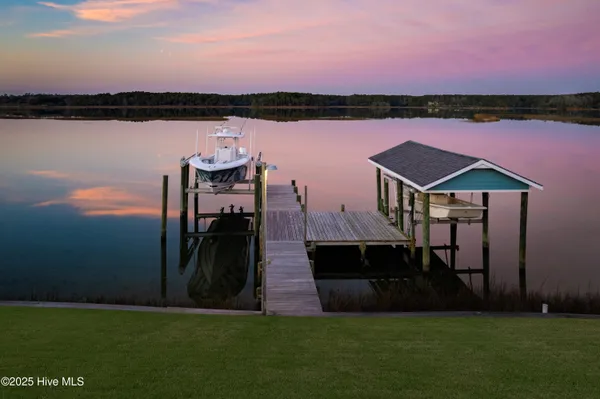 $1,490,000 | 225 Great Neck Hill Road, Hubert, NC 28539