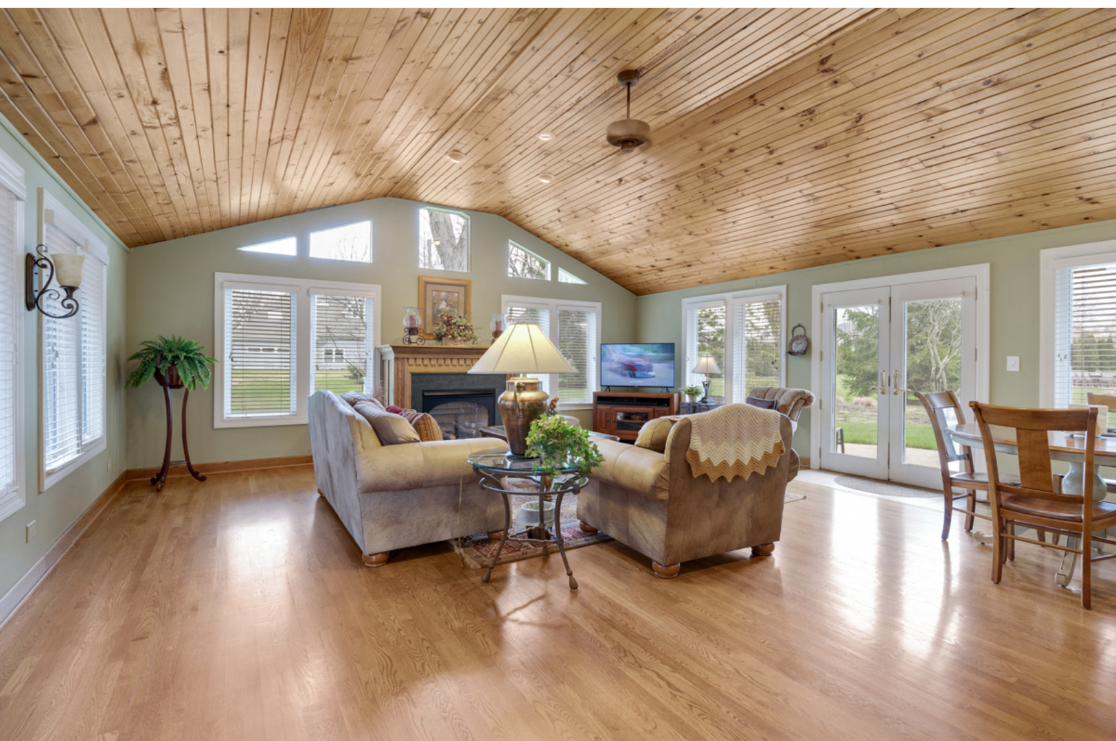 7845 Dana Way Burr Ridge, IL 60527 - Photo 3 of 7