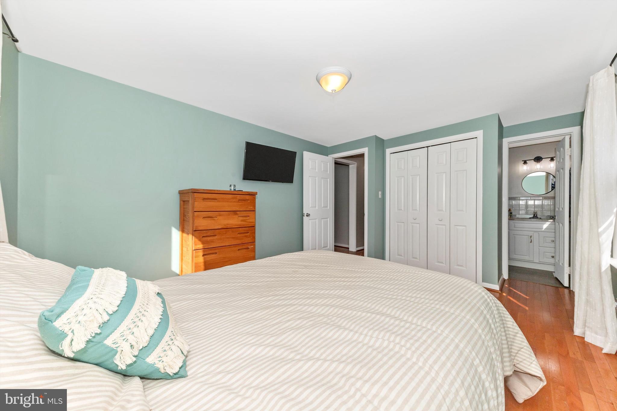 17449 Irishtown Road Emmitsburg, MD 21727 - Photo 26 of 77 a bedroom with a bed and a couch
