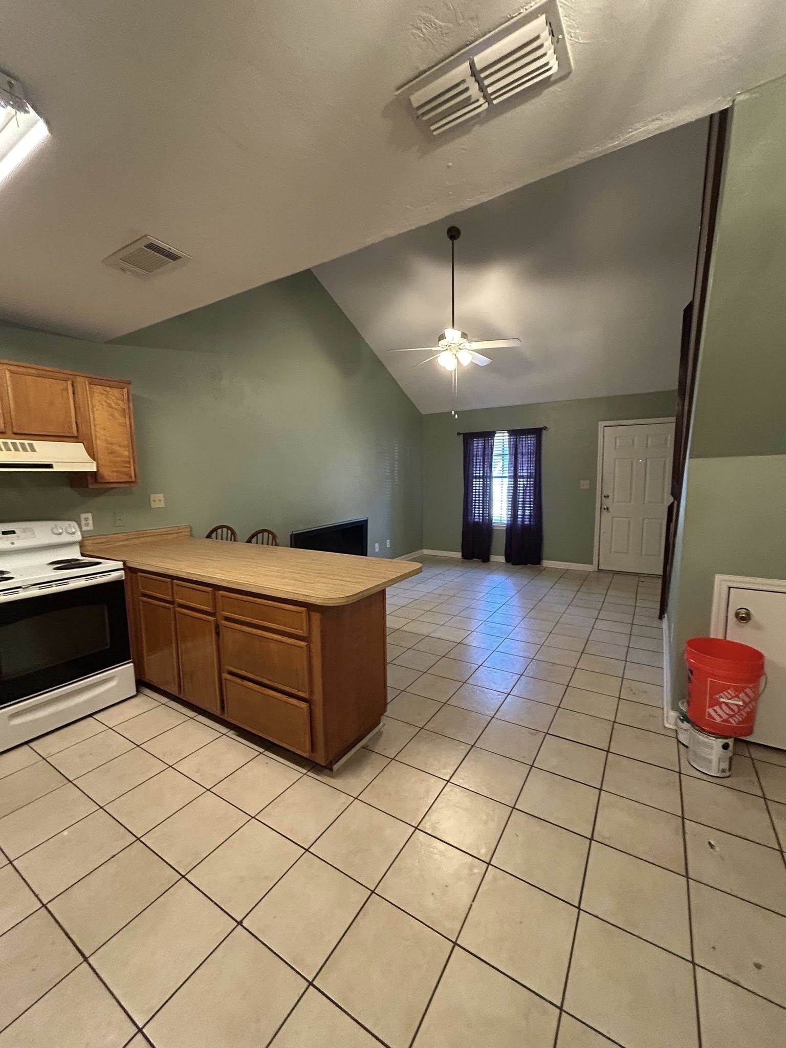 1127 Ocala Road Tallahassee, FL 32304 - Photo 13 of 28 Gallery Image 13