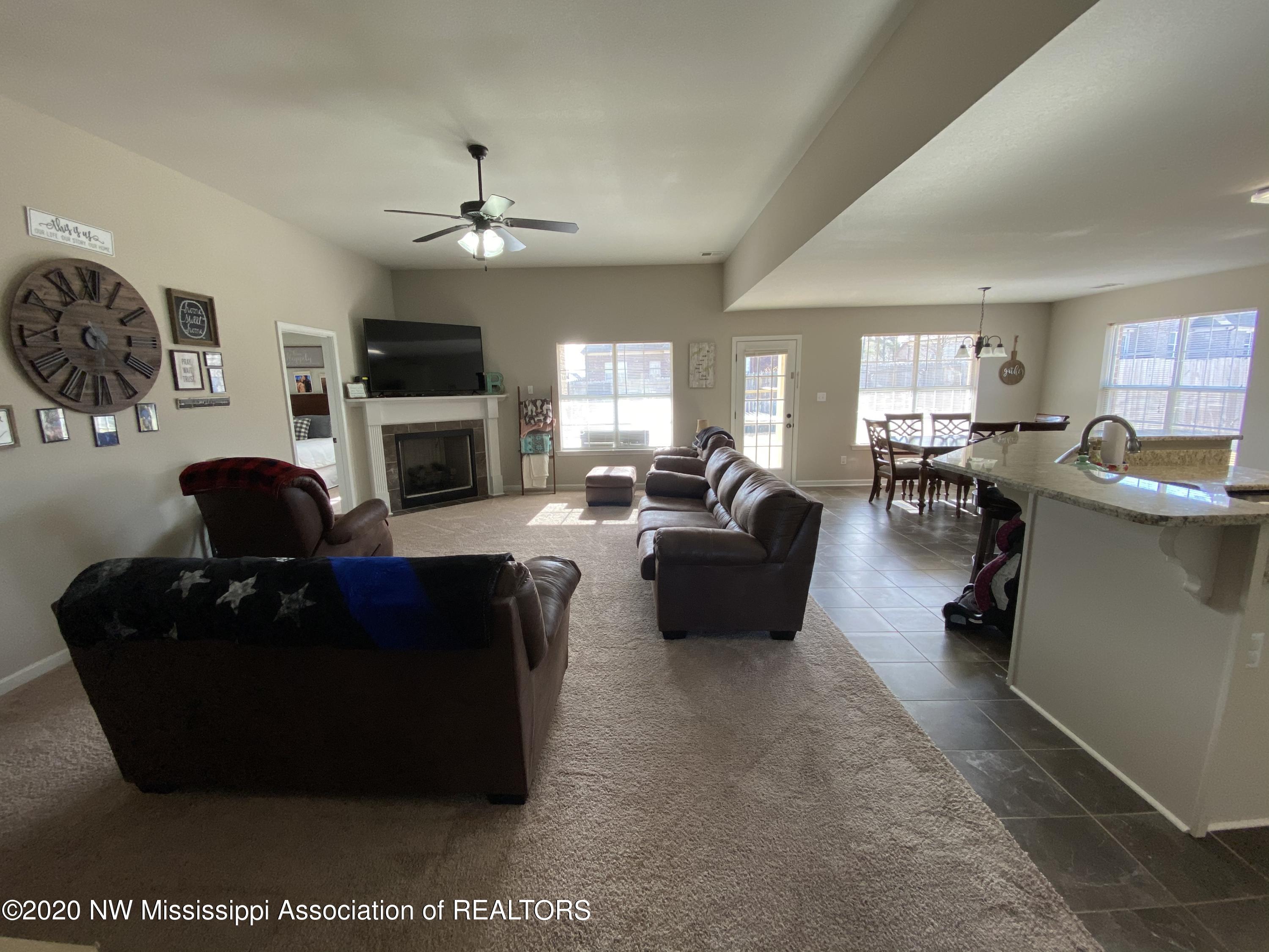 104 Eagle Street Senatobia, MS 38668 - Photo 5 of 29 856E66FA-A561-49C2-B8EF-914449EEAE47