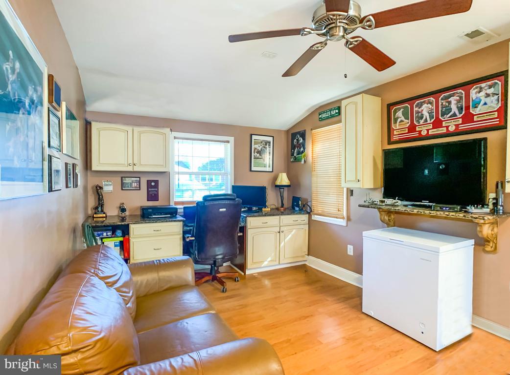 33 Haven Road Levittown, PA 19056 - Photo 15 of 40 Gallery Image 15
