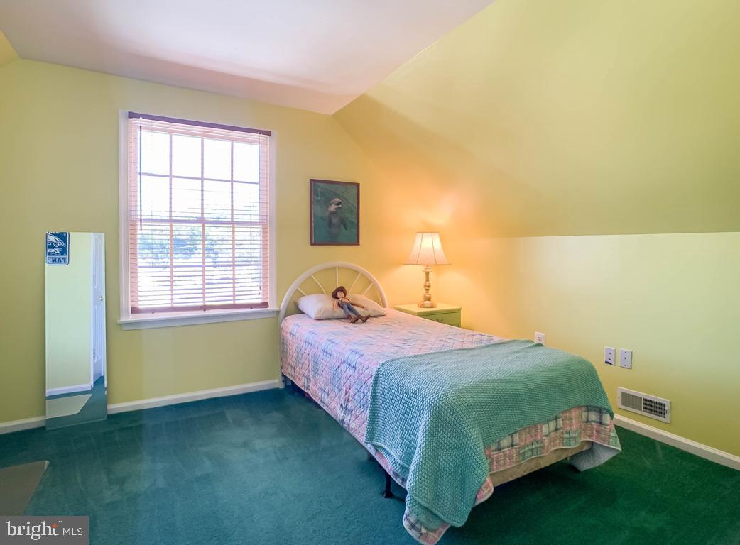 33 Haven Road Levittown, PA 19056 - Photo 21 of 40 Gallery Image 21