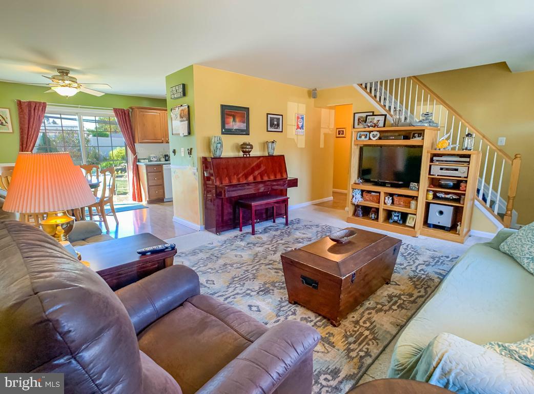 33 Haven Road Levittown, PA 19056 - Photo 4 of 40 Gallery Image 4