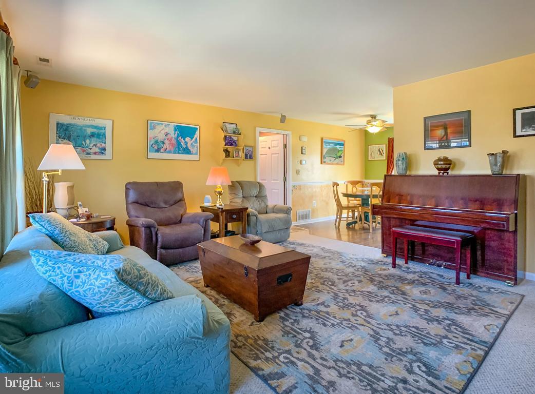 33 Haven Road Levittown, PA 19056 - Photo 5 of 40 Gallery Image 5