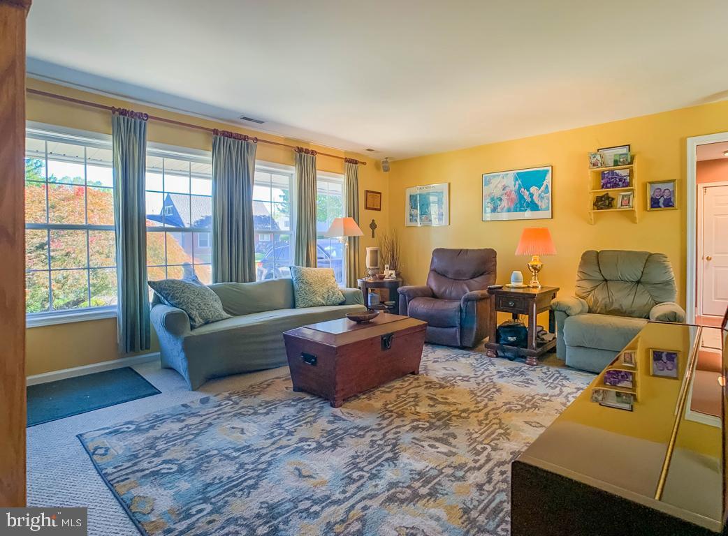 33 Haven Road Levittown, PA 19056 - Photo 6 of 40 Gallery Image 6