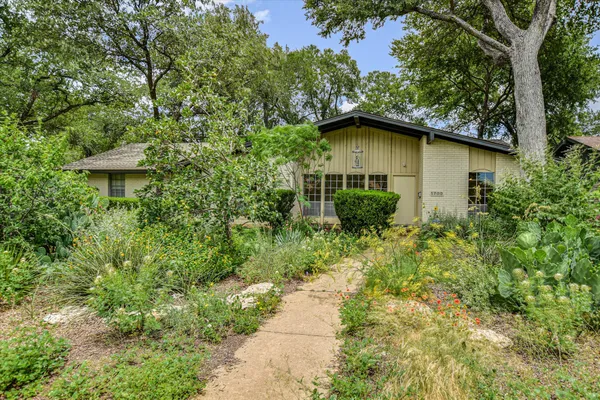 $550,000 | 1700 Westmoor Drive, Austin, TX 78723