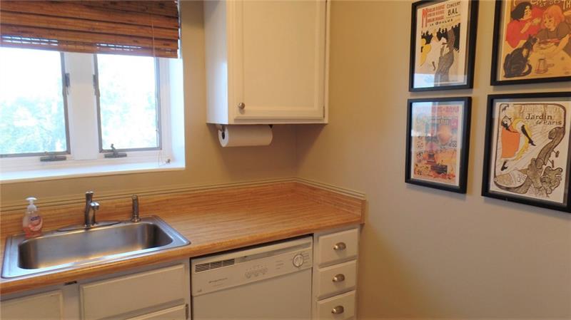 520 Washington Road, Unit 801 Pittsburgh, PA 15228 - Photo 13 of 17