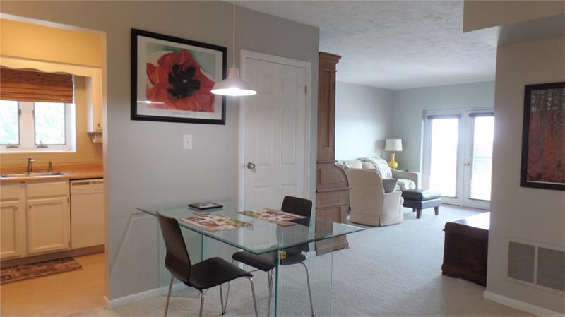 520 Washington Road, Unit 801 Pittsburgh, PA 15228 - Photo 3 of 17