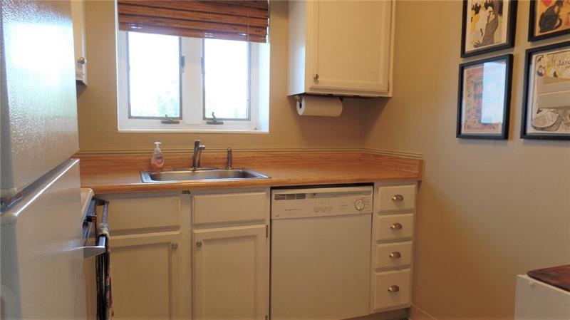 520 Washington Road, Unit 801 Pittsburgh, PA 15228 - Photo 10 of 17