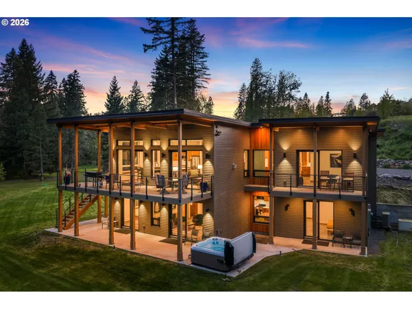 $2,250,000 | 37 Waterside Lane, White Salmon, WA 98672