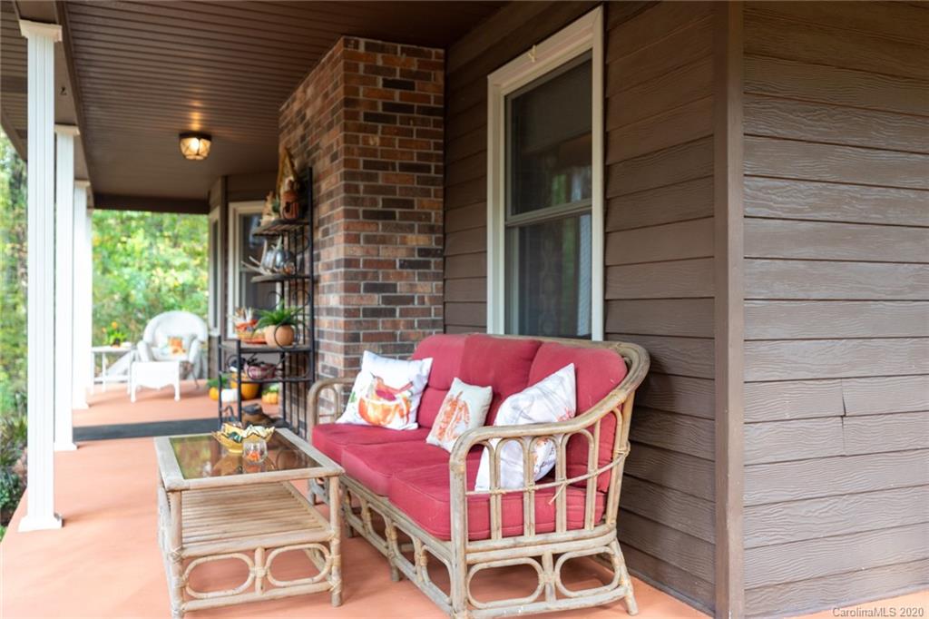 345 Whiteside Road Clover, SC 29710 - Photo 7 of 46
