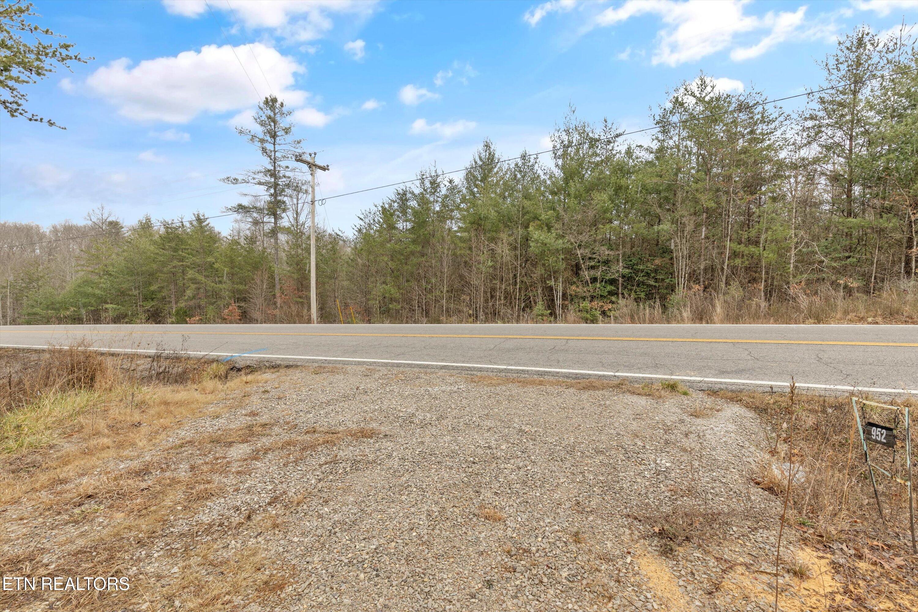 952 Genesis Road Lancing, TN 37770 - Photo 14 of 16 14-952 Genesis Rd-13