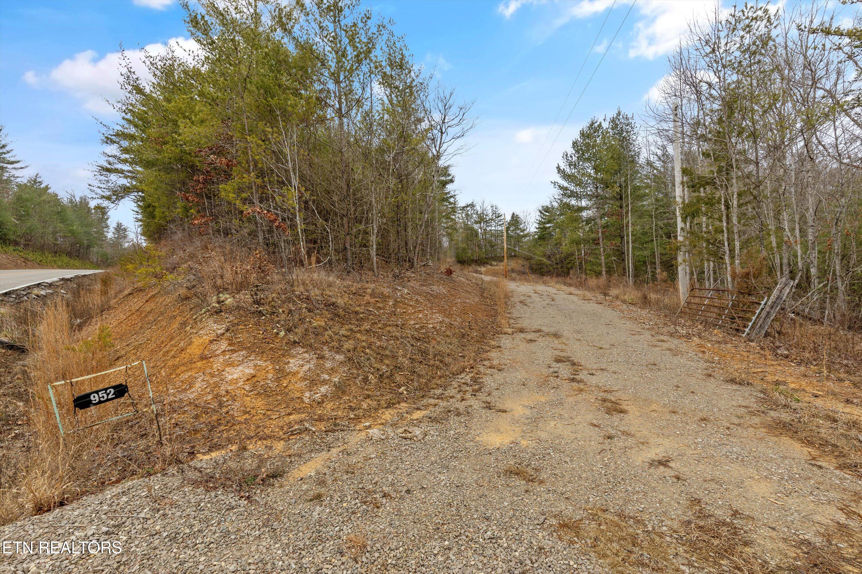 952 Genesis Road Lancing, TN 37770 - Photo 15 of 16 15-952 Genesis Rd-14