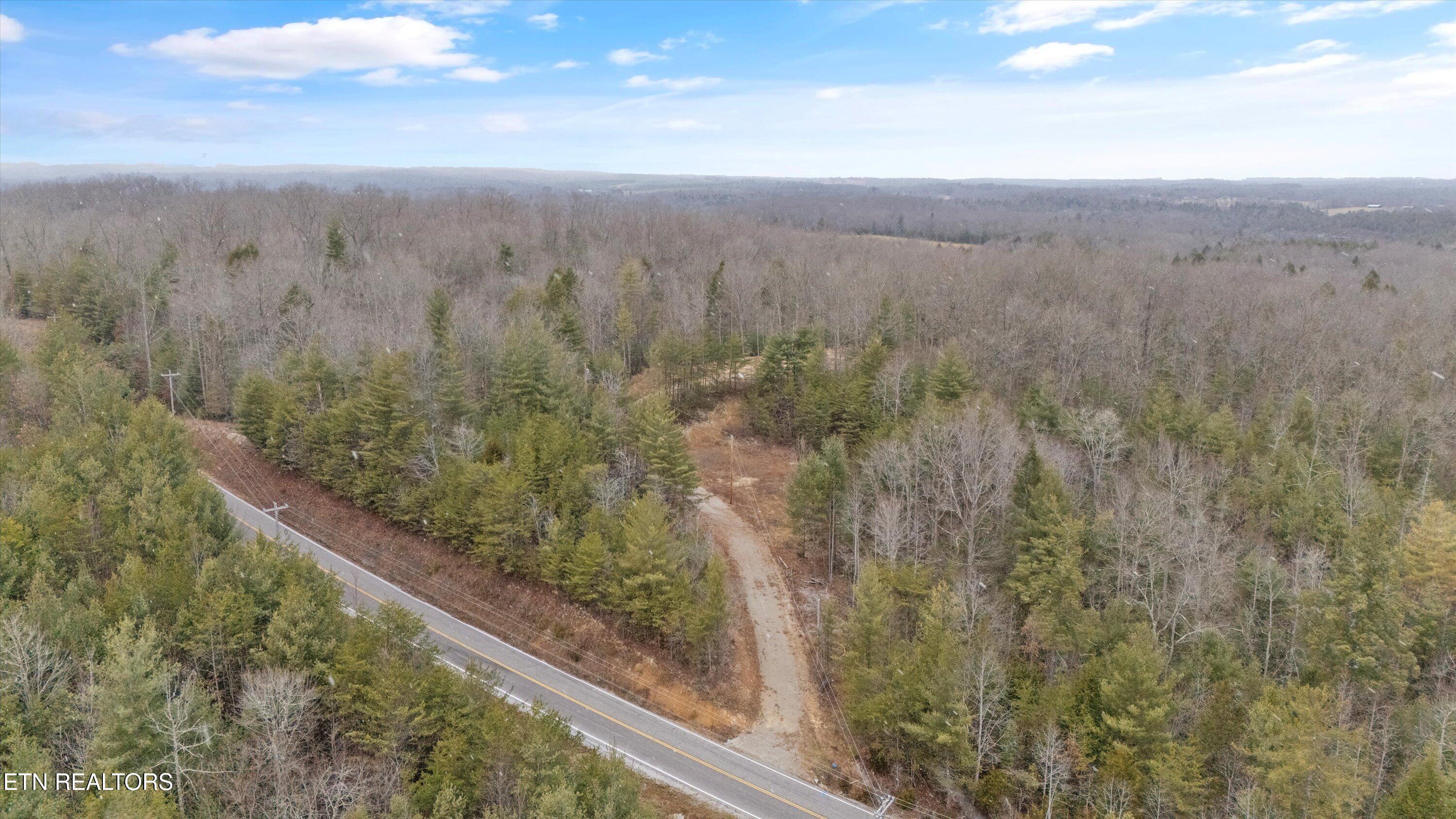 952 Genesis Road Lancing, TN 37770 - Photo 10 of 16 10-952 Genesis Rd-08