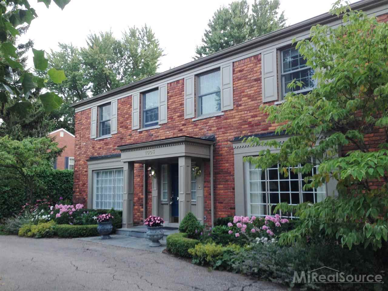 1003 Bishop Road Grosse Pointe Park, MI 48230 - Photo 2 of 40