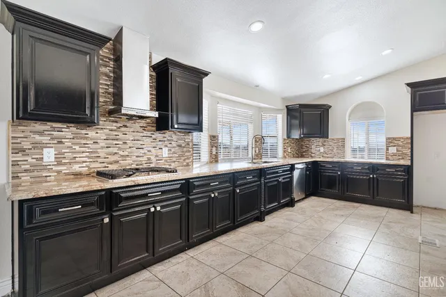 $550,000 | Undisclosed Address, Taft, CA 93268