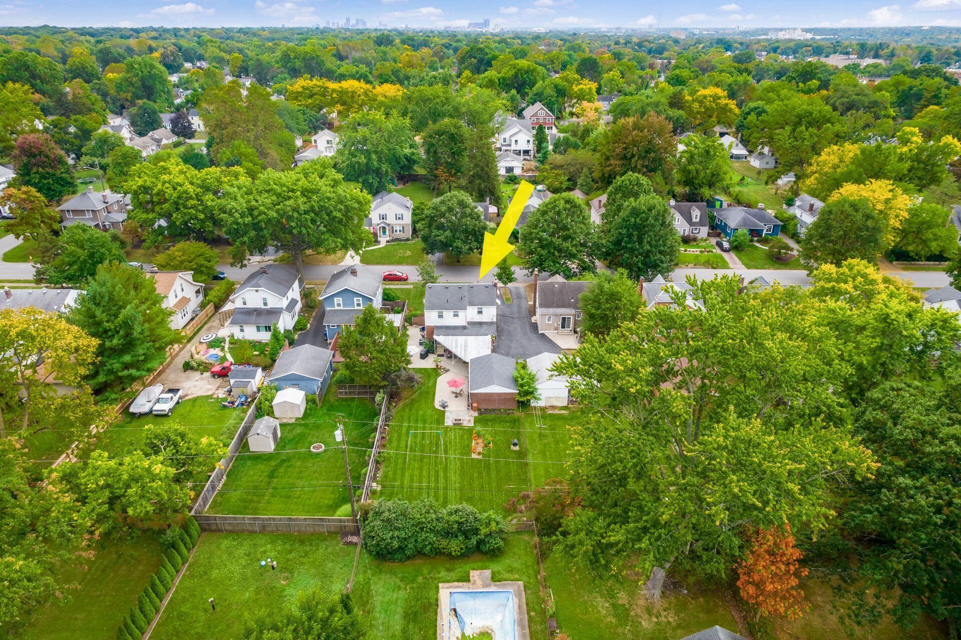 196 East Beaumont Road Columbus, OH 43214 - Photo 44 of 49 aerial 3