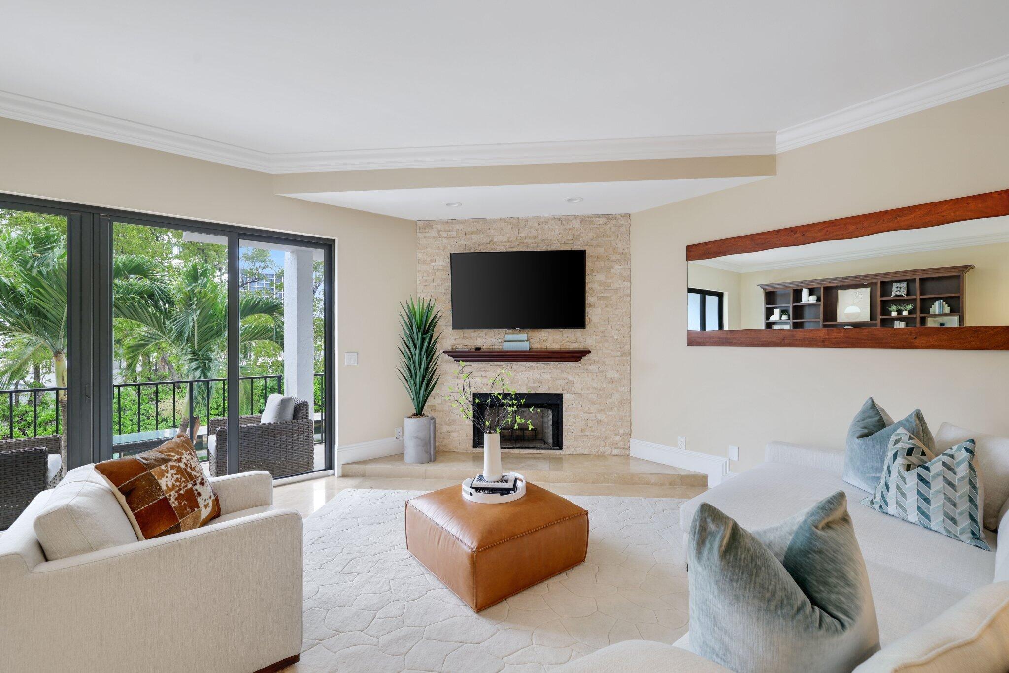 4401 North Ocean Boulevard, Unit TH12 Boca Raton, FL 33431 - Photo 15 of 61 2nd floor living