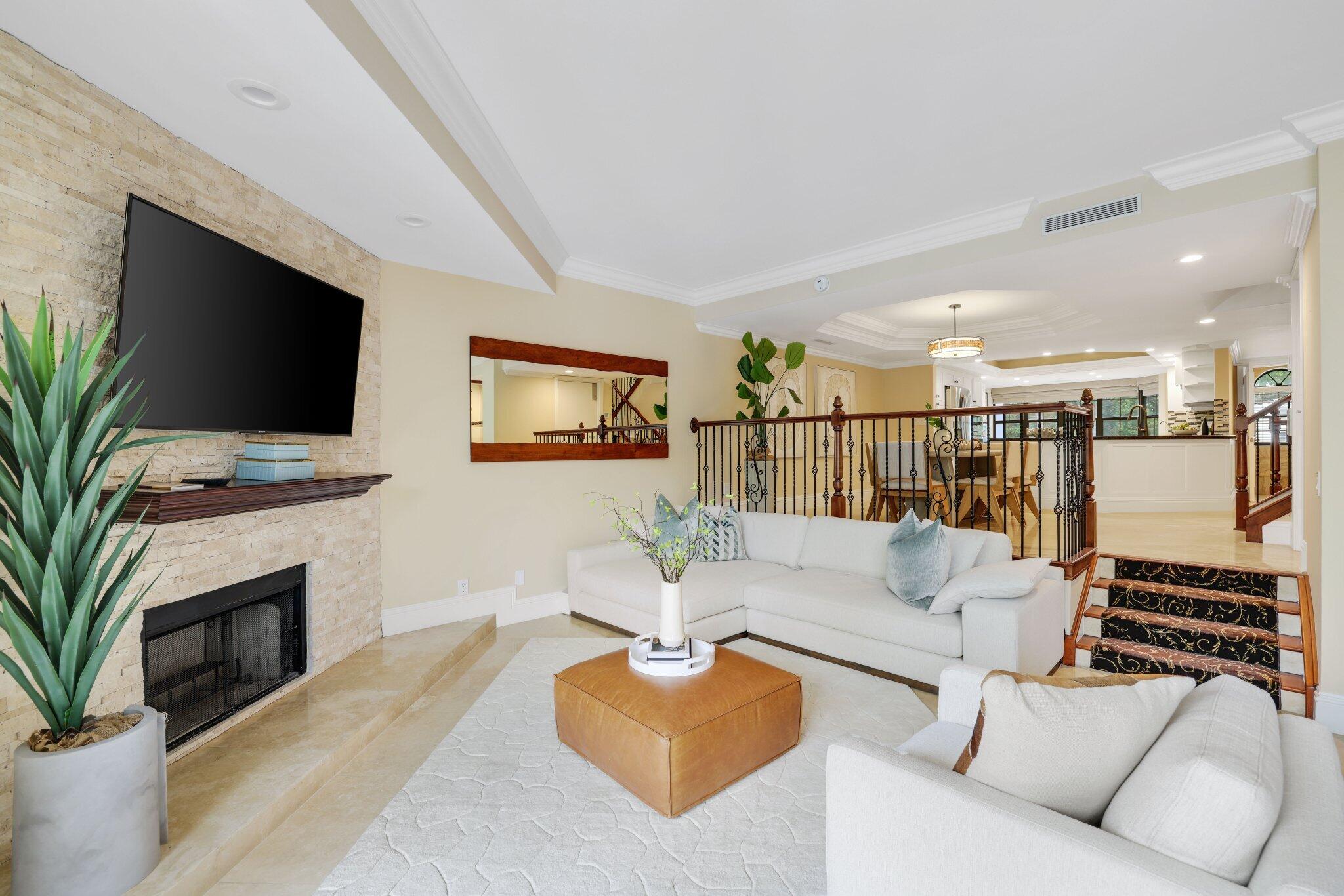 4401 North Ocean Boulevard, Unit TH12 Boca Raton, FL 33431 - Photo 16 of 61 2nd floor living