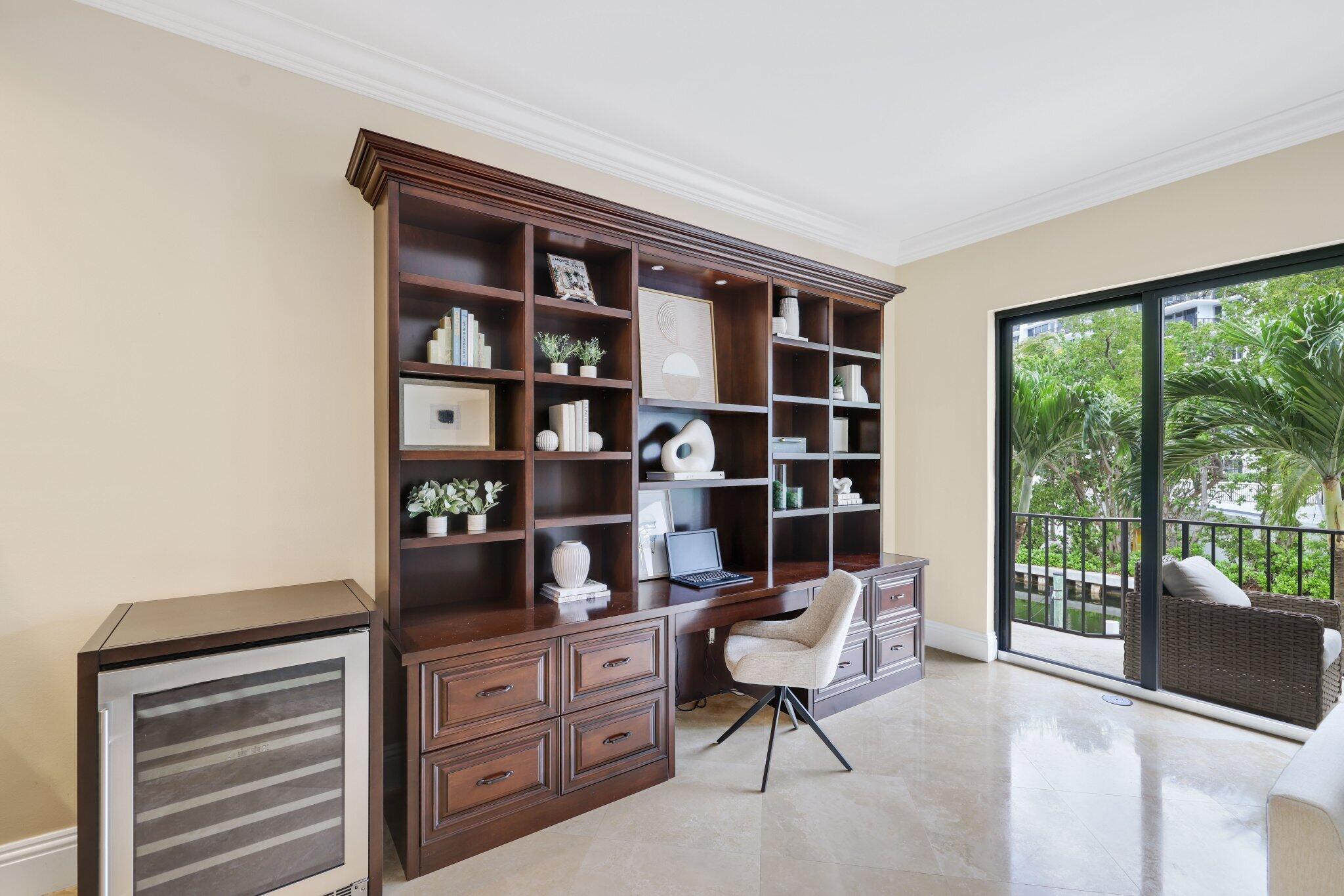 4401 North Ocean Boulevard, Unit TH12 Boca Raton, FL 33431 - Photo 17 of 61 2nd floor living