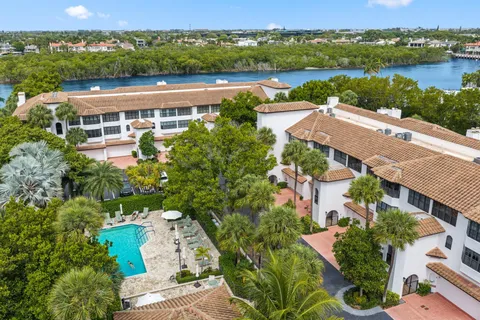 a black and white photo of a living room