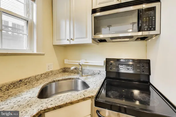 $1,700 | 8414 Flower Avenue, Unit 6, Takoma Park, MD 20912