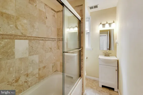 $1,700 | 8414 Flower Avenue, Unit 6, Takoma Park, MD 20912