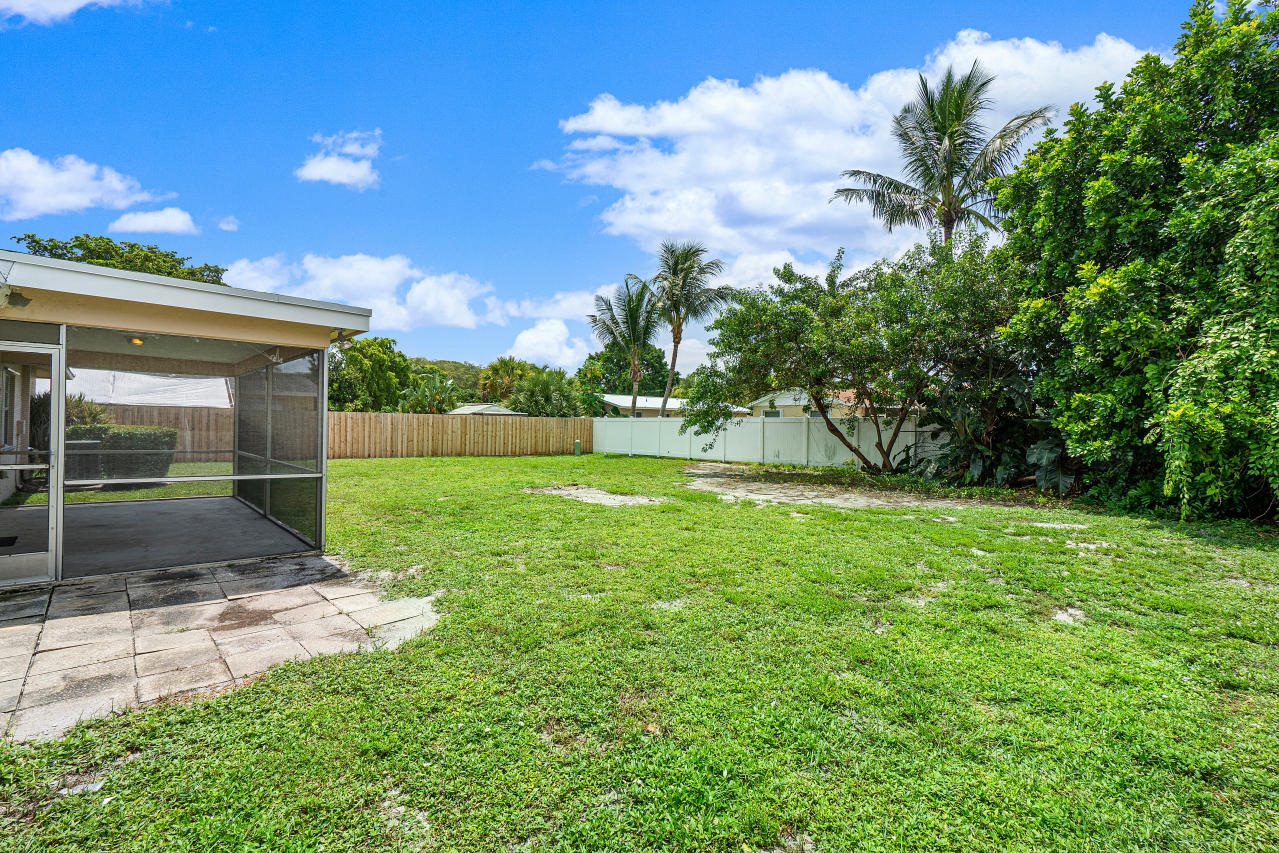 1760 Southwest 10th Street Boca Raton, FL 33486 - Photo 23 of 32 022-1760Southwest10thStreet-BocaRaton-FL