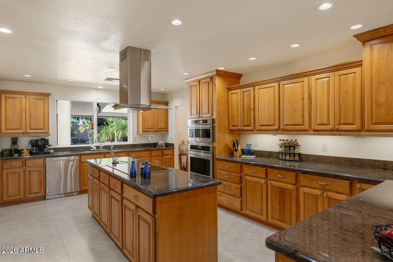 7618 West John Cabot Road Glendale, AZ 85308 - Photo 9 of 43 Gourmet Hood
