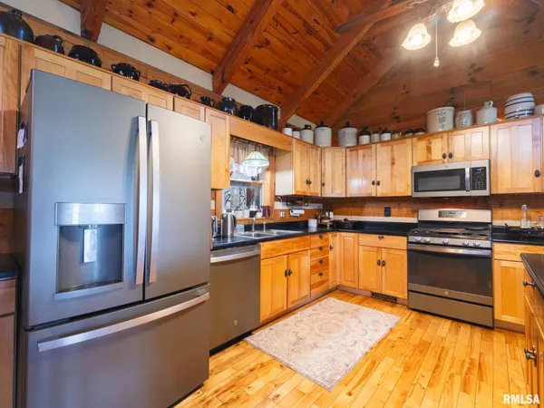 $460,000 | 28829 North Bitner Road, Glasford, IL 61533