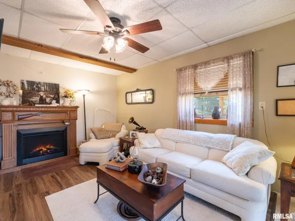 $460,000 | 28829 North Bitner Road, Glasford, IL 61533