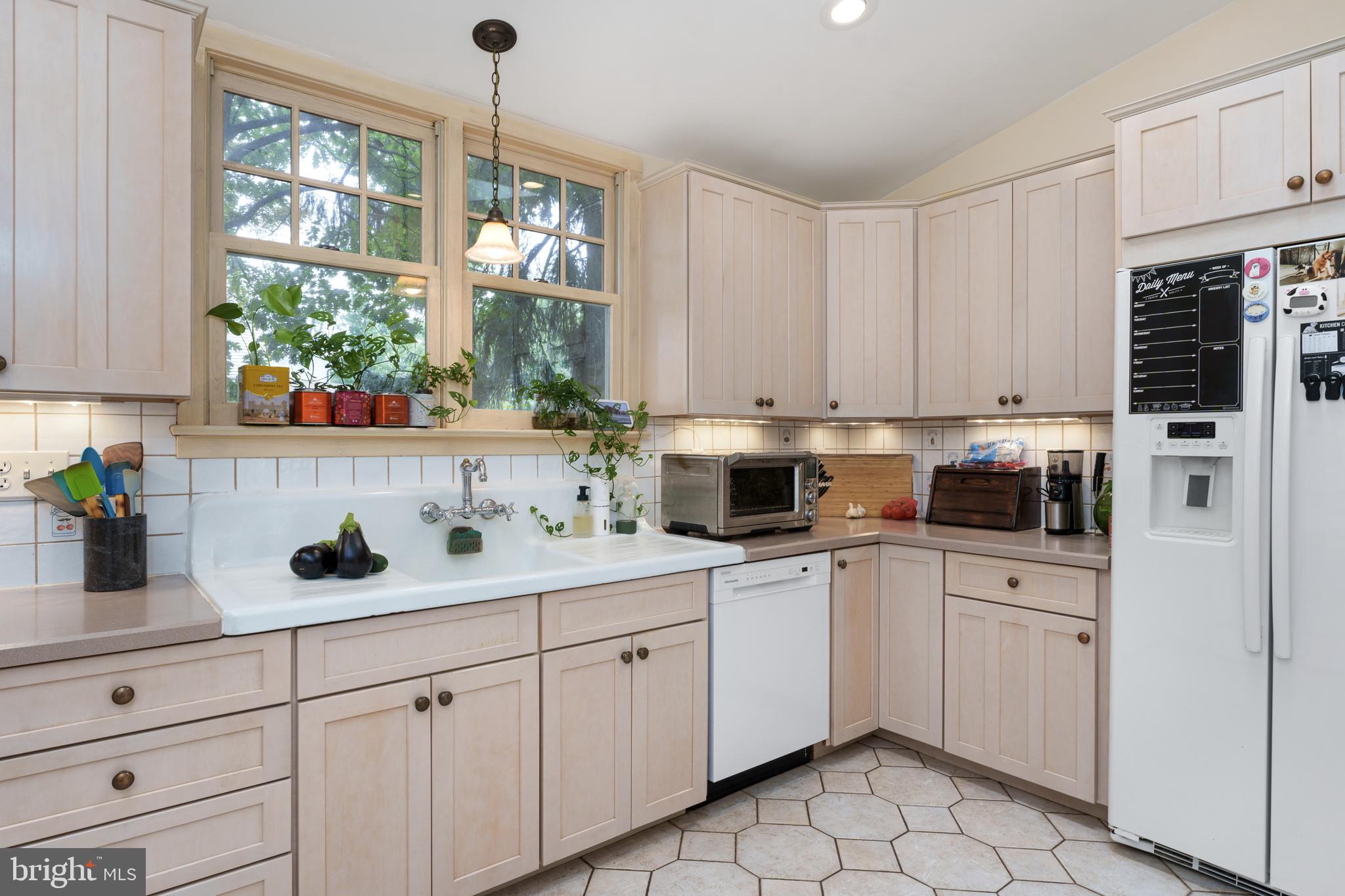 3527 Nottingham Way Hamilton, NJ 08690 - Photo 21 of 40