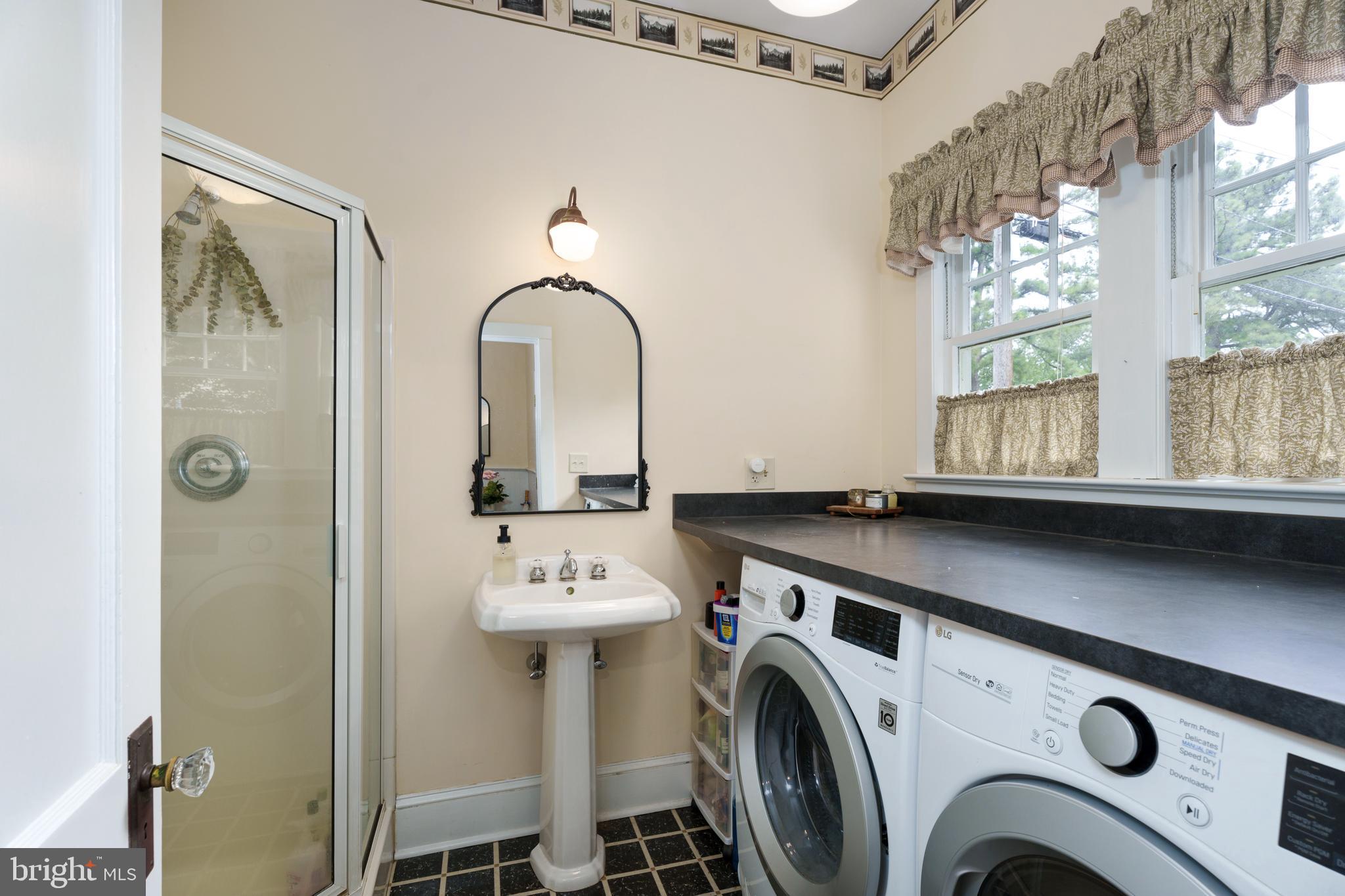 3527 Nottingham Way Hamilton, NJ 08690 - Photo 23 of 40