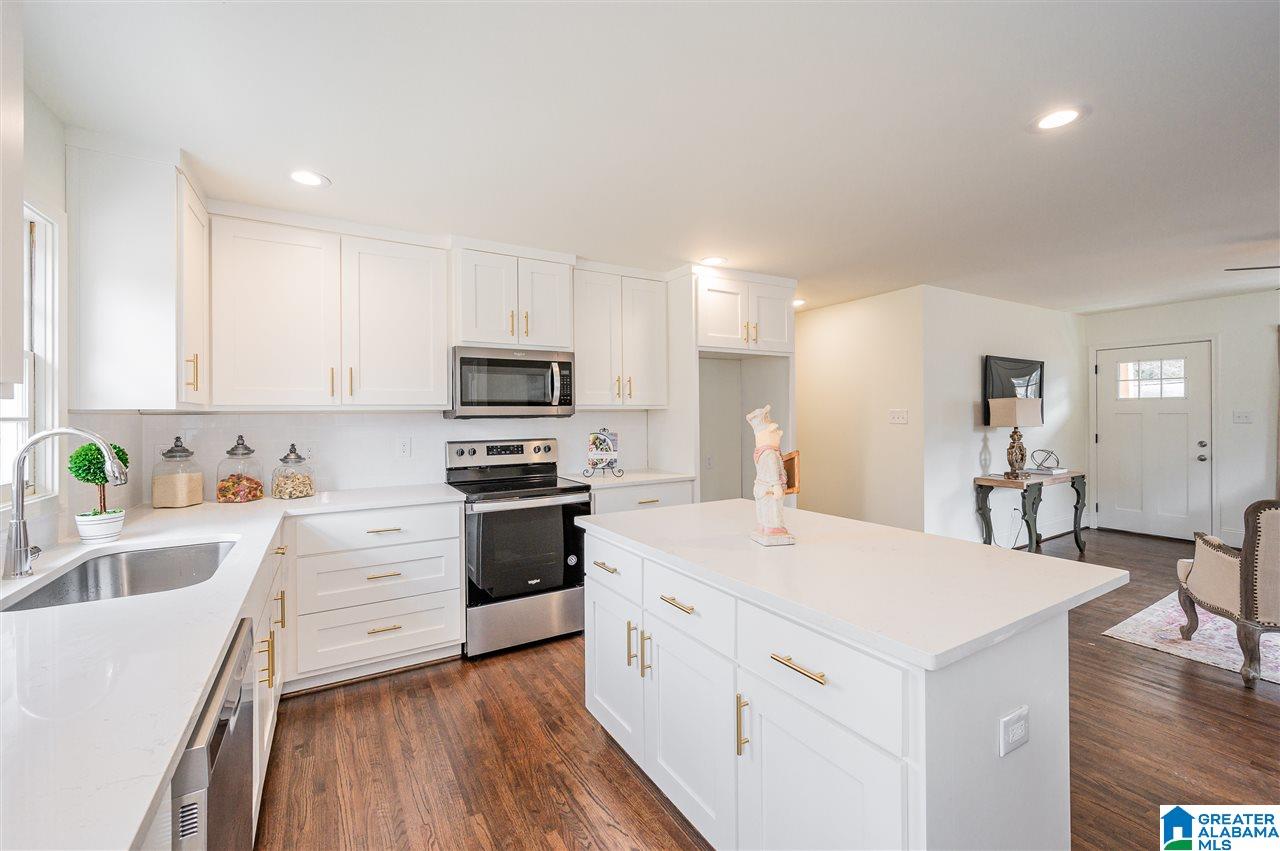 956 Oak Grove Road Birmingham, AL 35209 - Photo 14 of 47