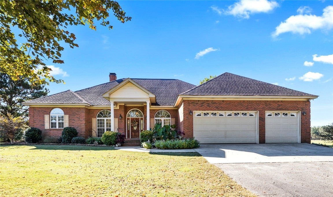 37 Phillips Road Opelika, AL 36804 - Photo 1 of 48 Gallery Image 1