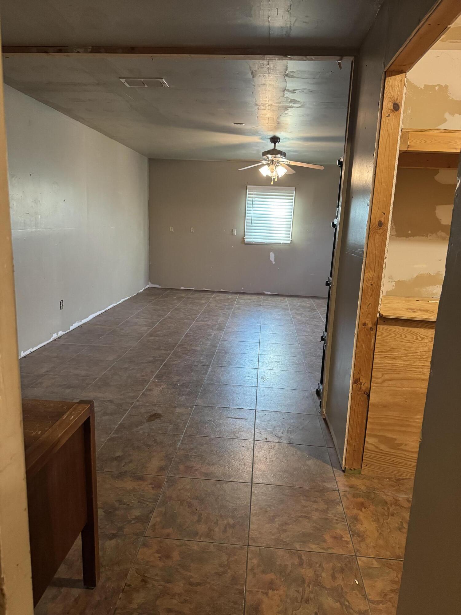 472 Goodall Avenue Jayton, TX 79528 - Photo 11 of 18 IMG_1092