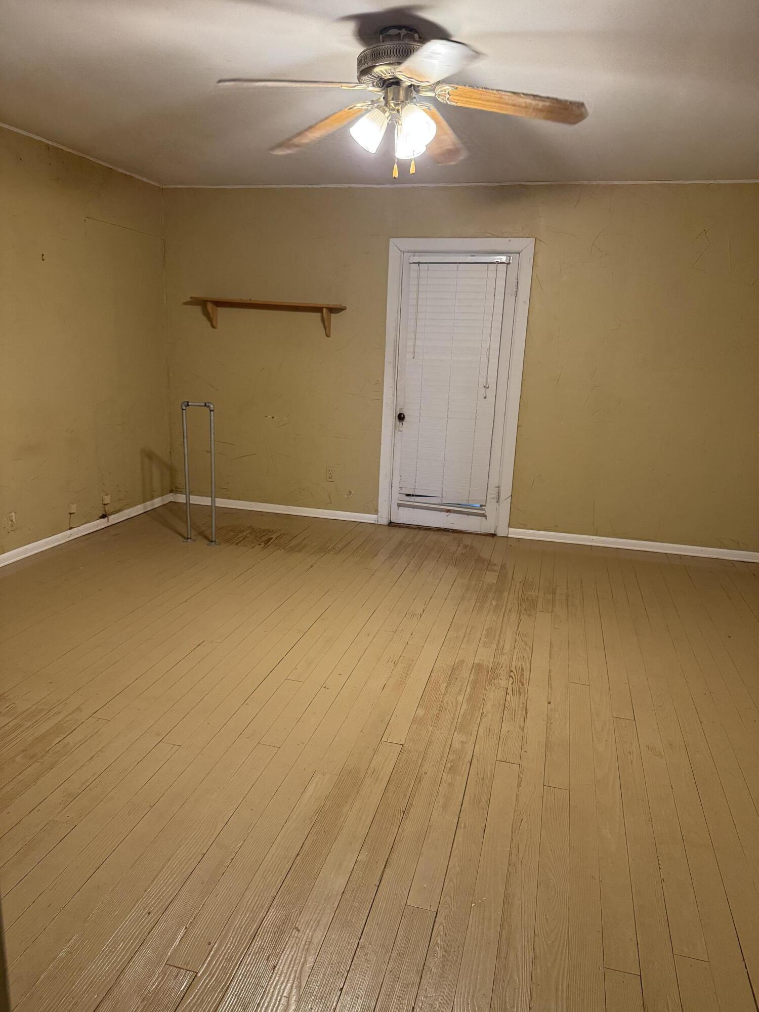 472 Goodall Avenue Jayton, TX 79528 - Photo 8 of 18 IMG_1093