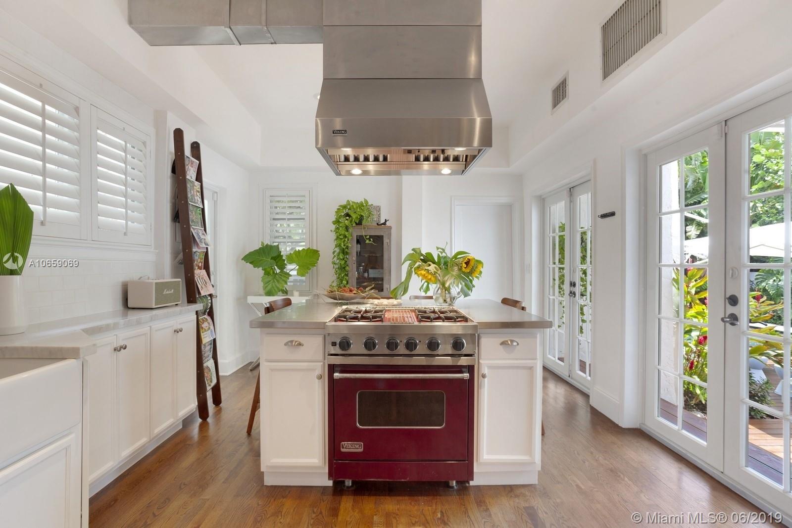 2355 North Bay Road Miami Beach, FL 33140 - Photo 9 of 24 kitchen